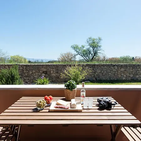 Lia's Two Apartamento Mantouki