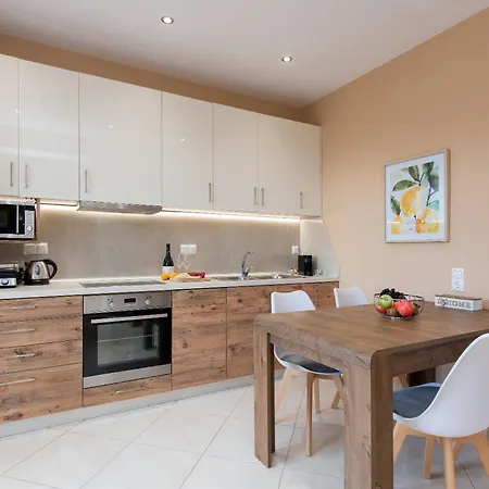 Lia's Two Apartamento Mantouki